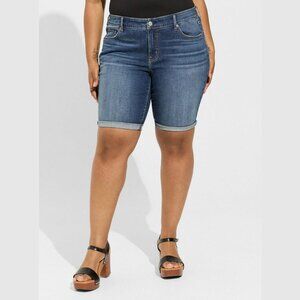 Torrid Medium Wash Bermuda Boyfriend Vintage Stretch Mid-Rise Short